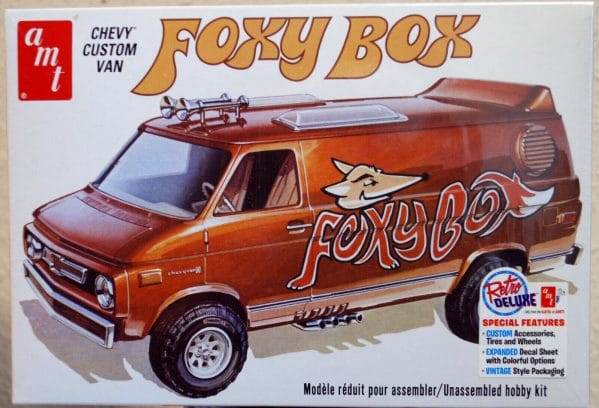 amt	1265	1975 Chevy Van “FOXY BOX”