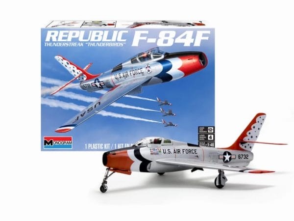 revell	15996	F-84F THUNDERSTREAK “THUNDERBIRDS”