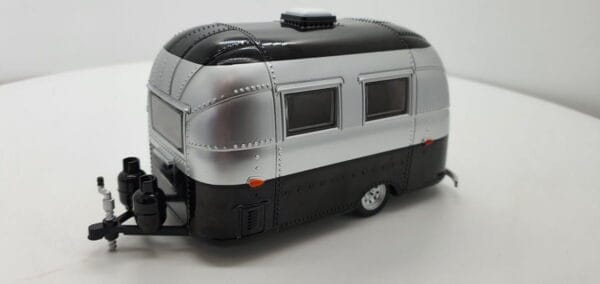 Greenlight	gl18226	Caravan Airstream 16 Bambi grey/black